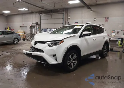 2016 Toyota Rav4 Xle z USA, uszkodzony, nr VIN JTMRFREV8GJ076455